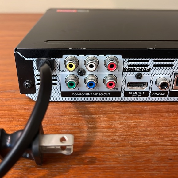 LG BLU-RAY DISC PLAYER BD630 - Picture 6 of 16